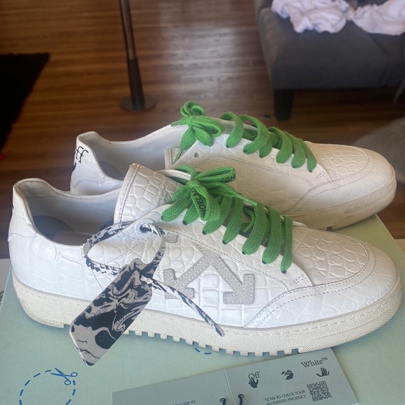 OFF-WHITE Auth Sneakers💯 - Picture 2 of 8